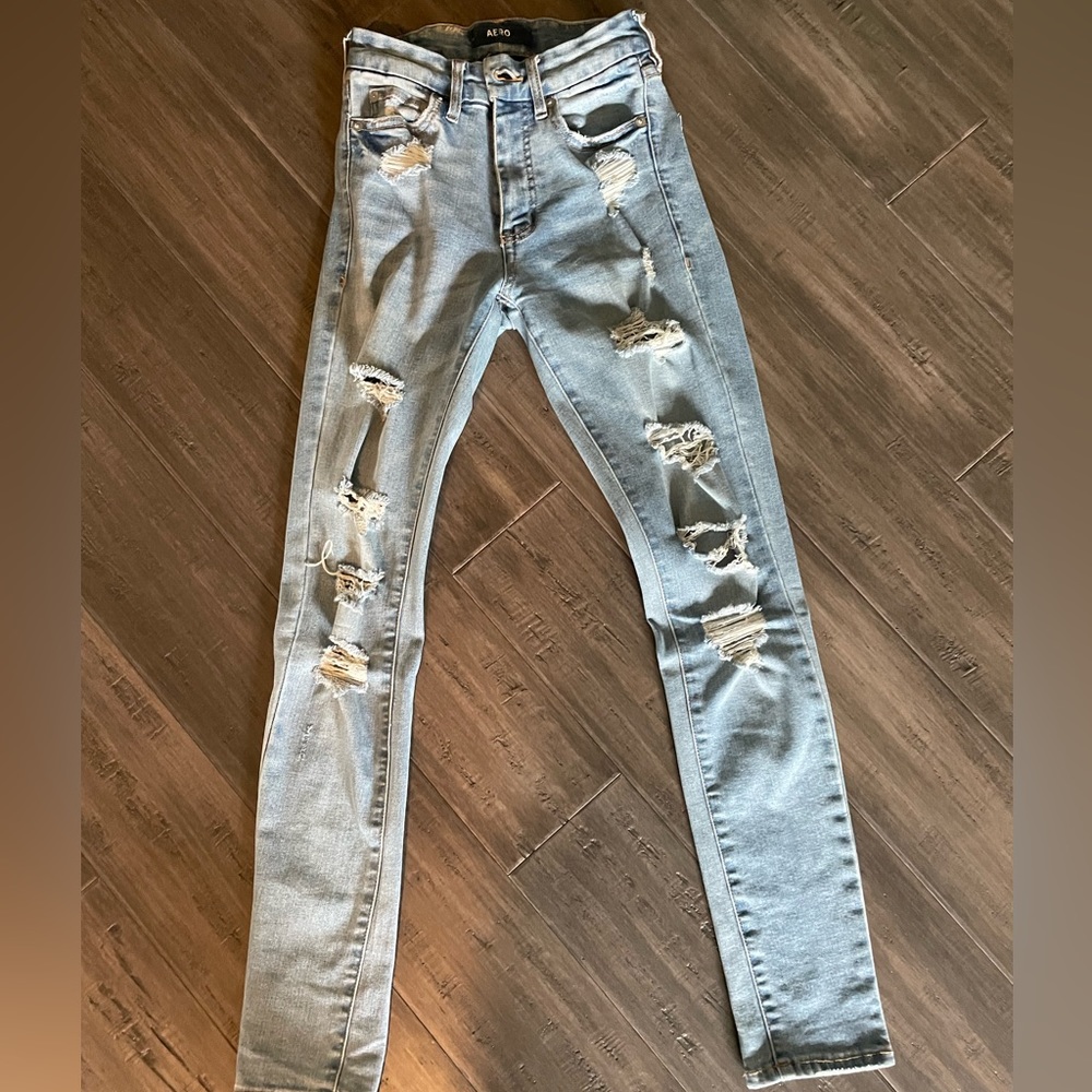 Aero High Rise Curvy Ripped Jean